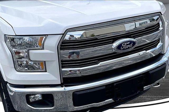 Used 2015 White Platinum Tri-Coat Metallic Ford Lariat image 33
