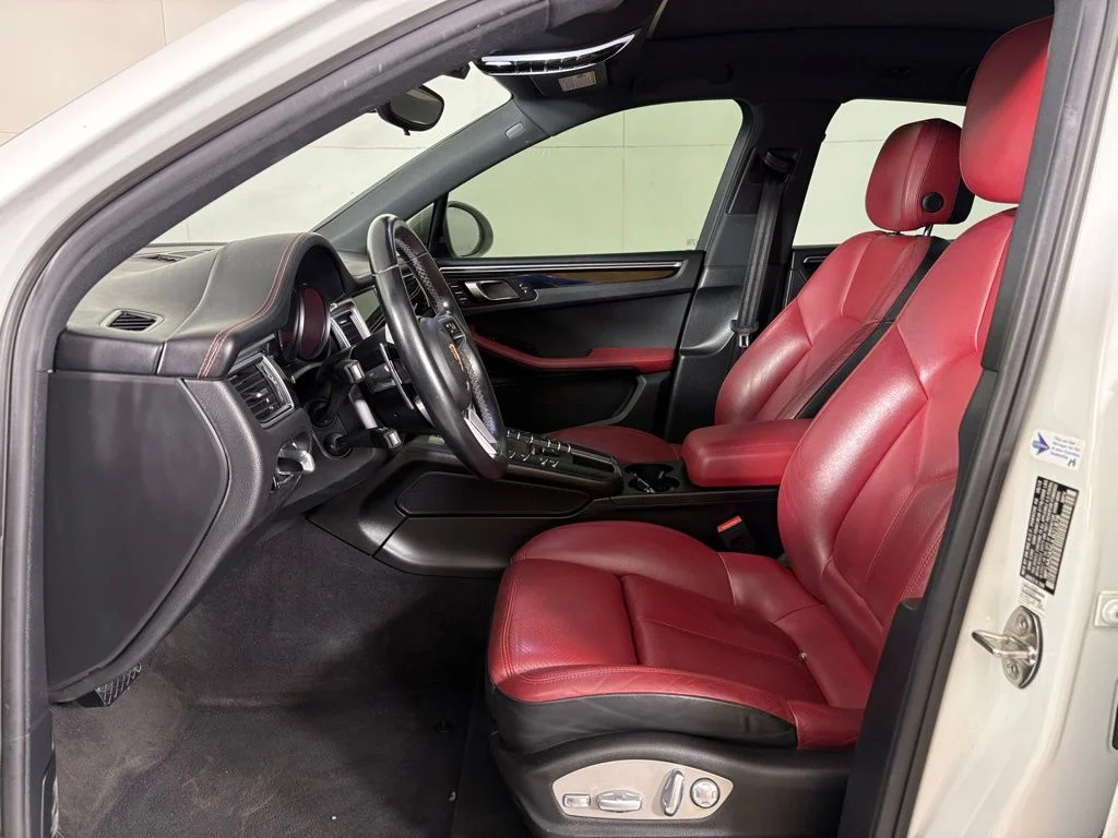 Used 2018 White Porsche Base image 17