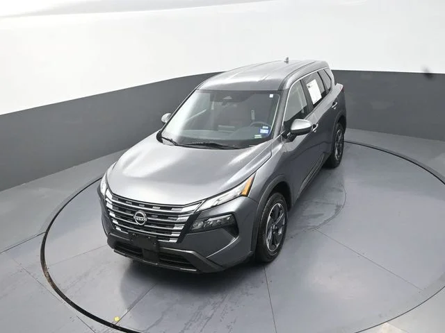 Used 2024 Gray Nissan SV image 13