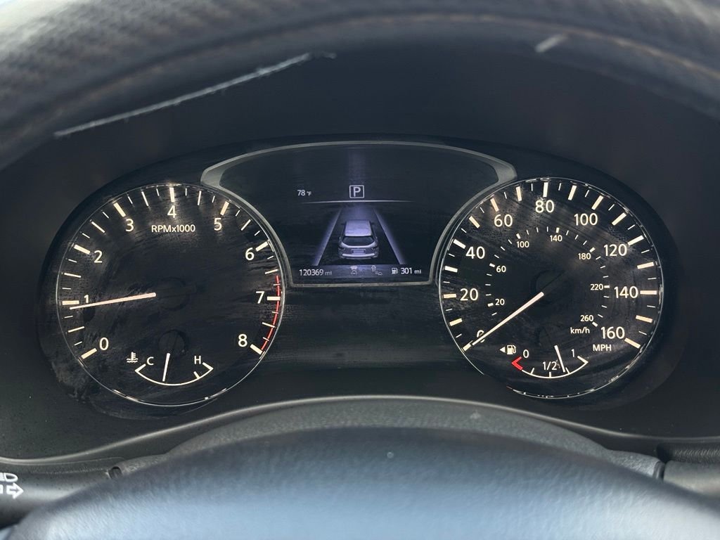 Used 2018 Red Nissan SL image 32