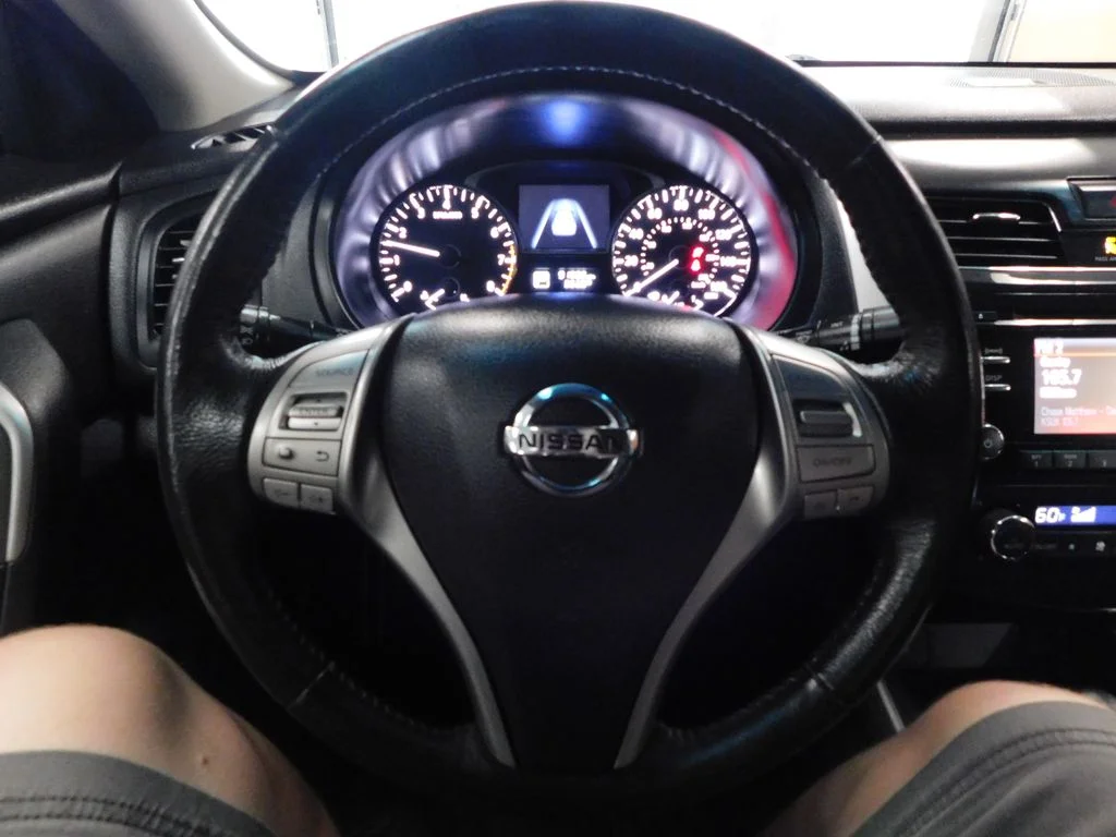 Used 2015 Gun Metallic Nissan 2.5 SL image 18