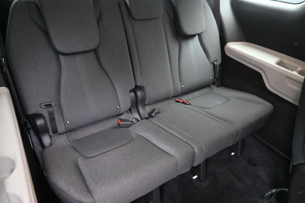 Used 2024 White Kia LX image 11