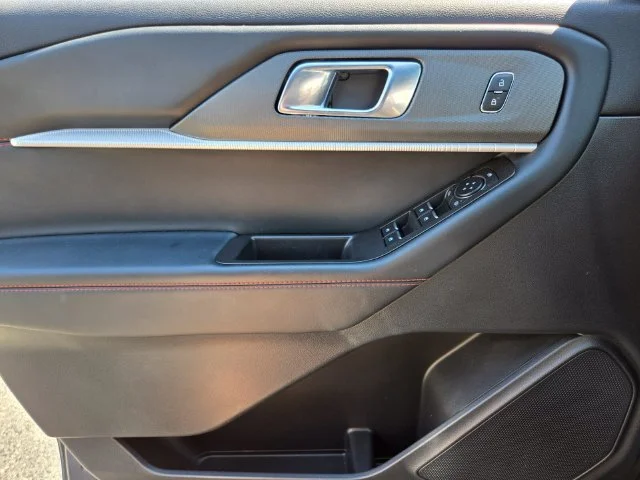 Used 2025 Gray Ford ST-Line image 37