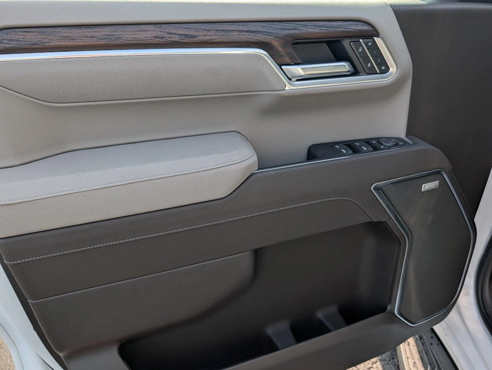 New 2026 Summit White GMC SLT image 15