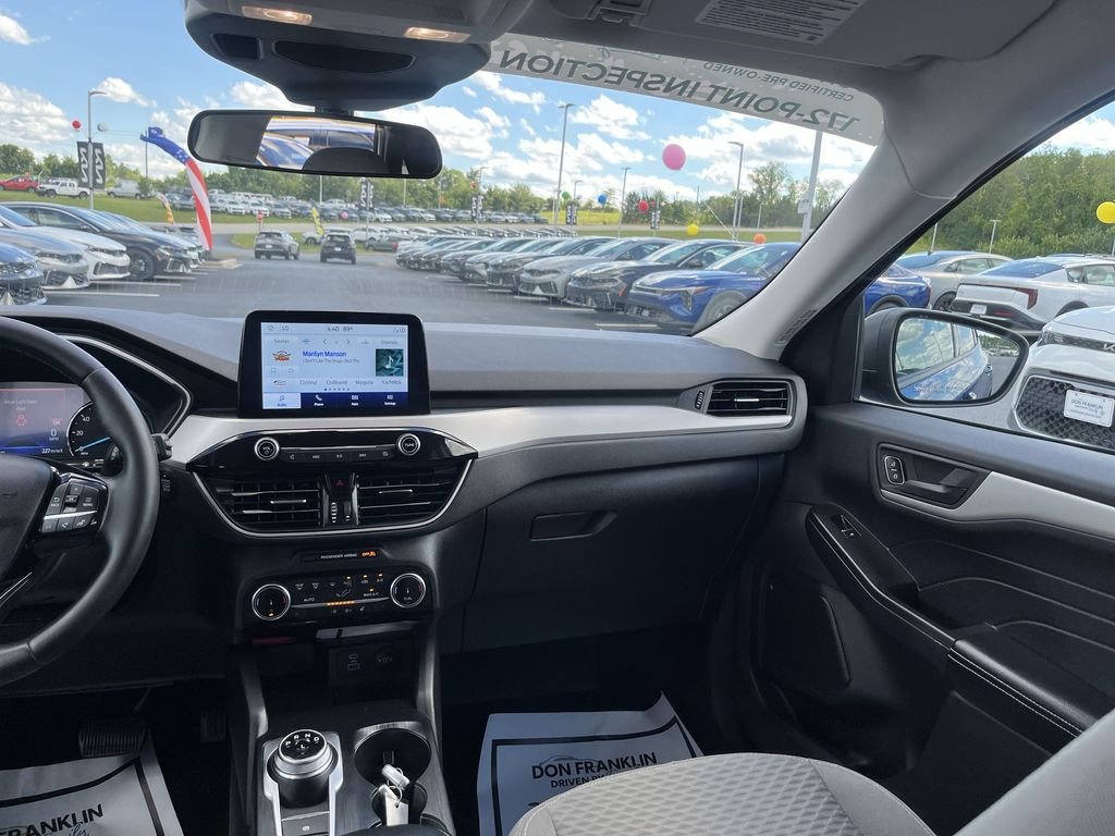 Used 2022 Blue Ford SE image 11