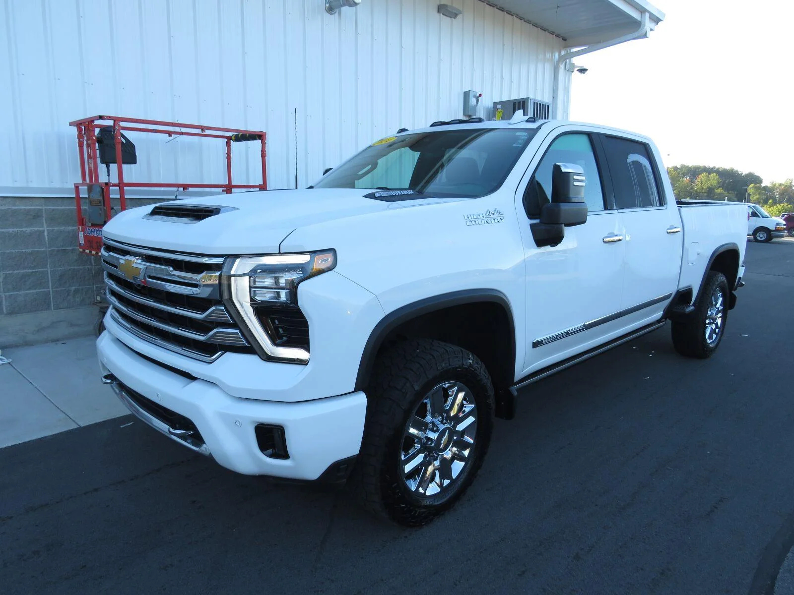 Used 2024 Summit White Chevrolet High Country image 15