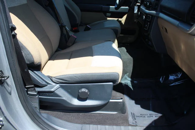 Used 2021 Silver Ford XLT image 30