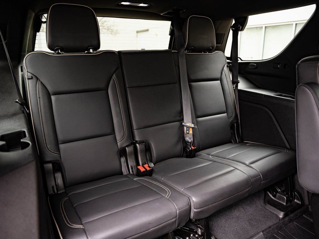 Used 2021 Iridescent Pearl Tricoat Chevrolet Premier image 45