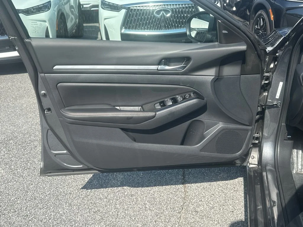 Used 2025 Gray Nissan 2.5 SR image 10