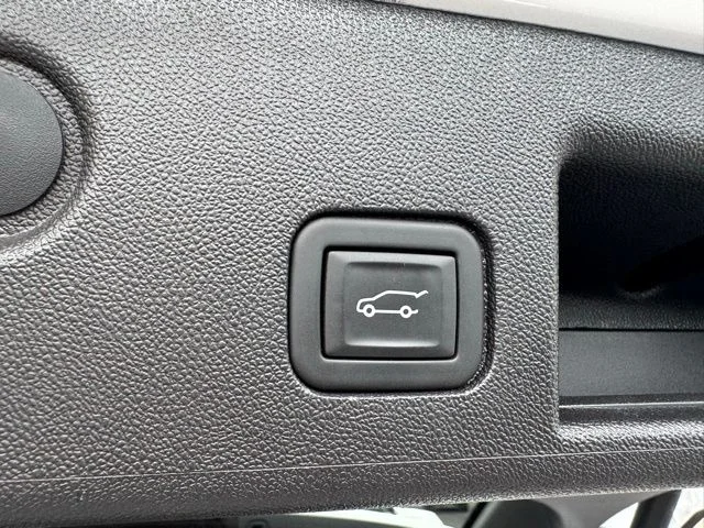 2024 Chevrolet Equinox LT - Photo 12