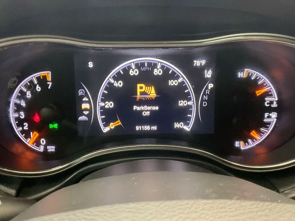 Used 2021 Granite Crystal Metallic Clearcoat Jeep Limited image 27