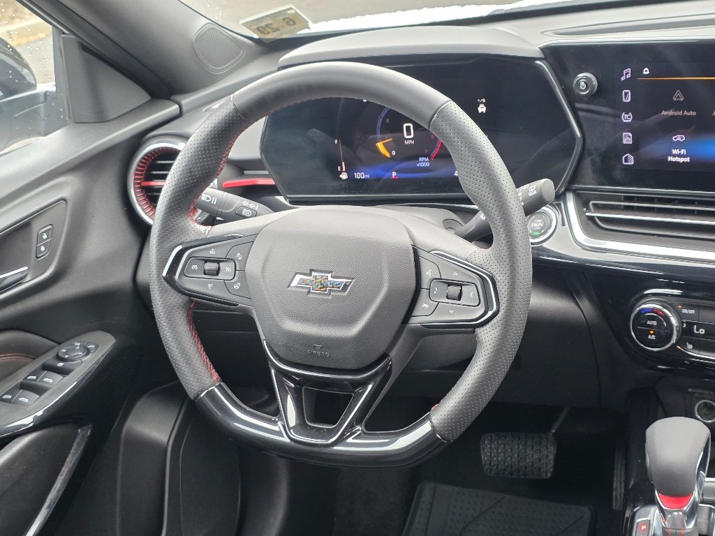 Used 2025 Summit White Chevrolet 2RS image 26