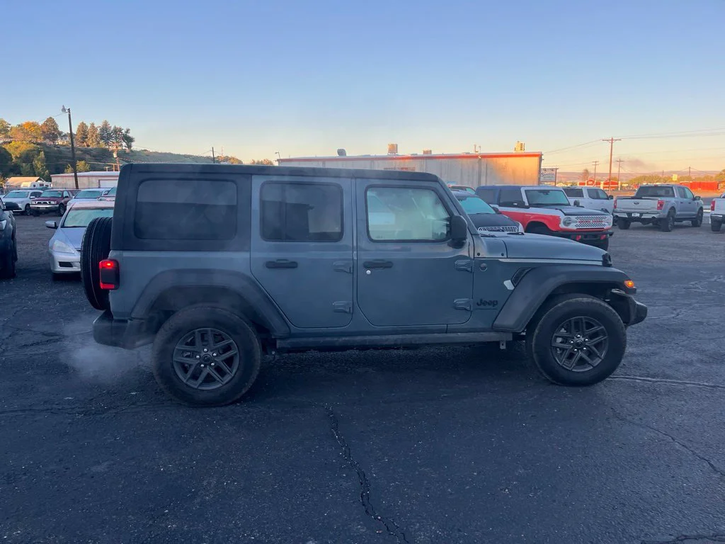 Used 2025 Anvil Clearcoat Jeep Sport S image 10