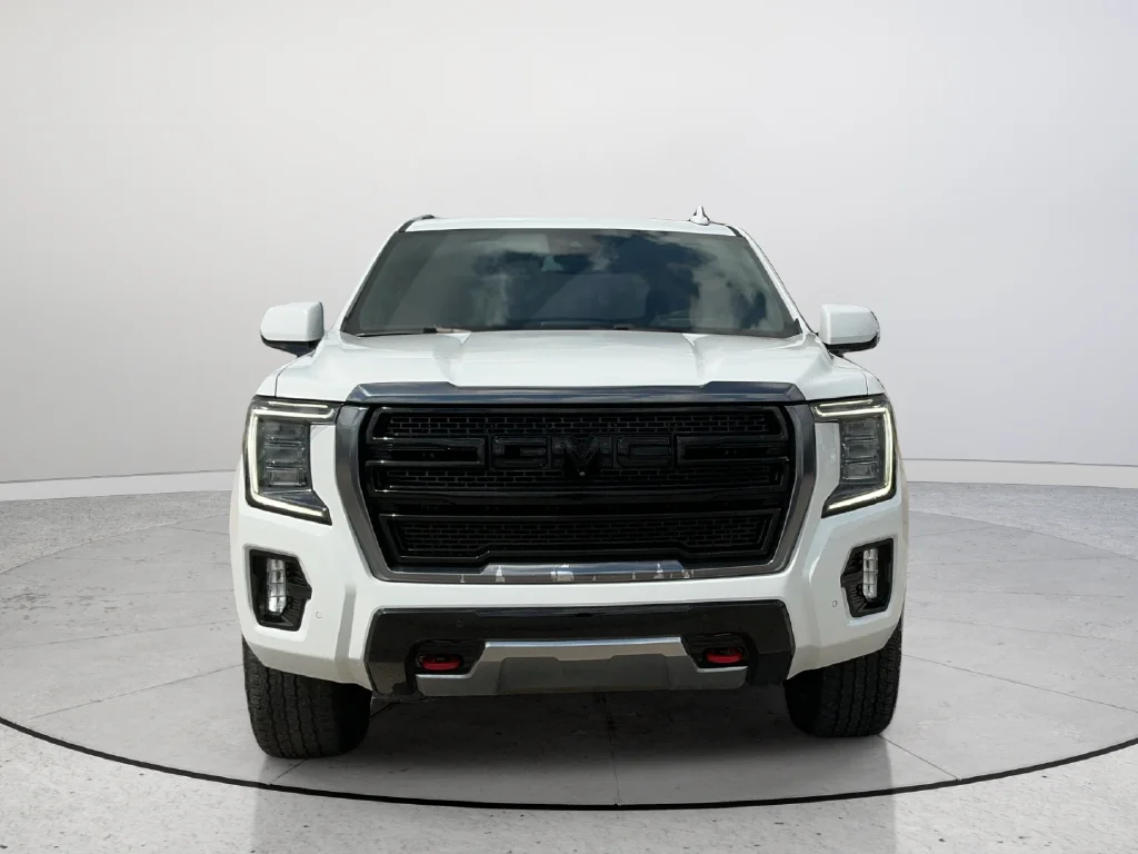 Used 2024 White GMC AT4 image 2