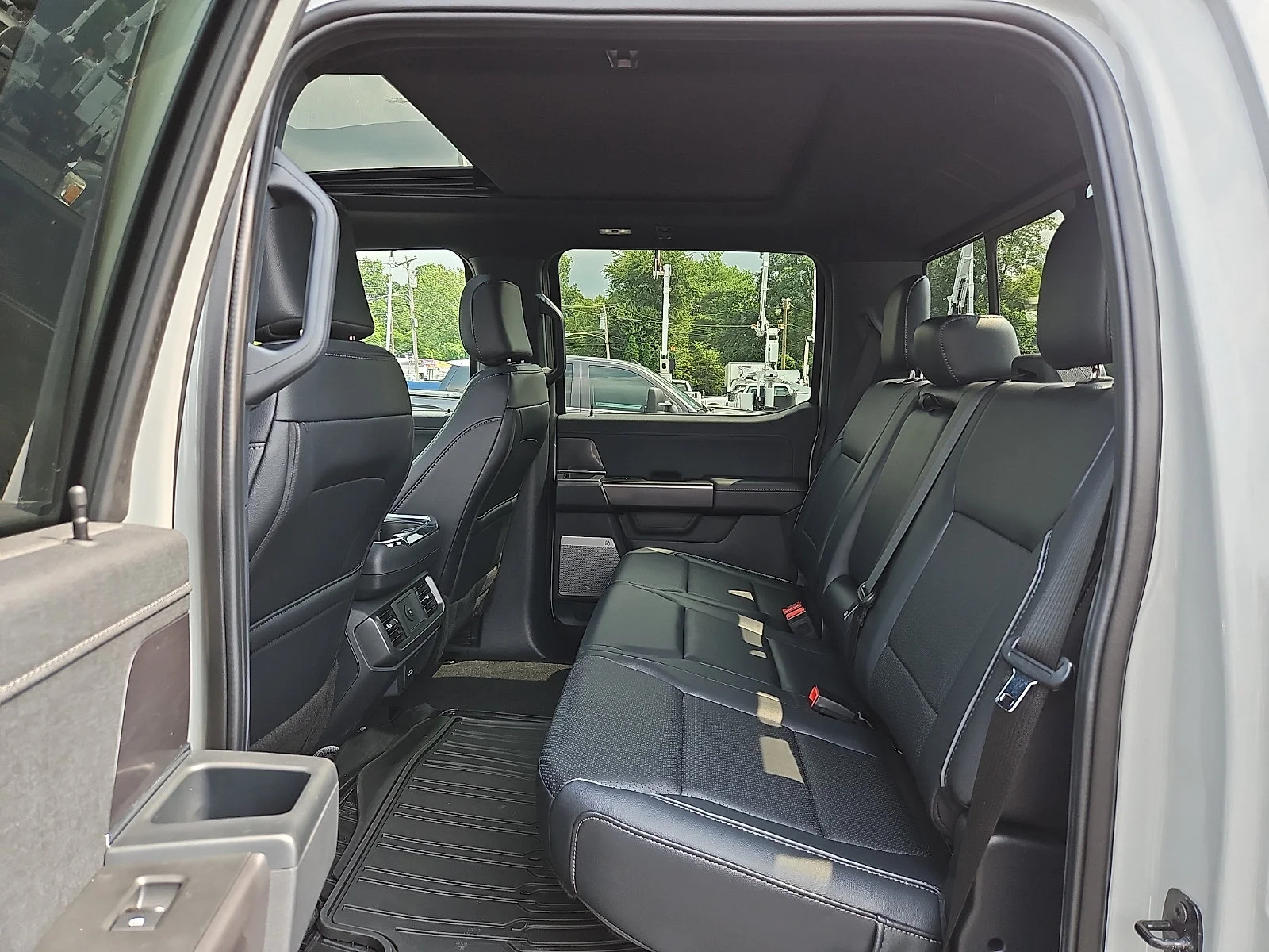 Used 2026 Carbonized Gray Metallic   M7 Ford LARIAT image 10