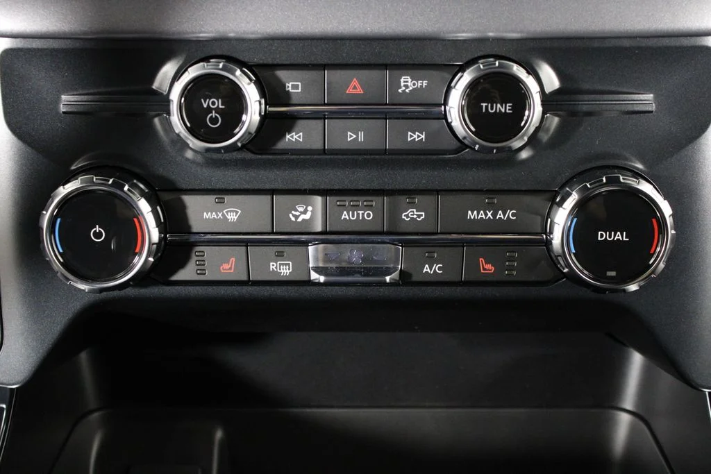 New 2026 Carbonized Gray Metallic Ford XLT image 25