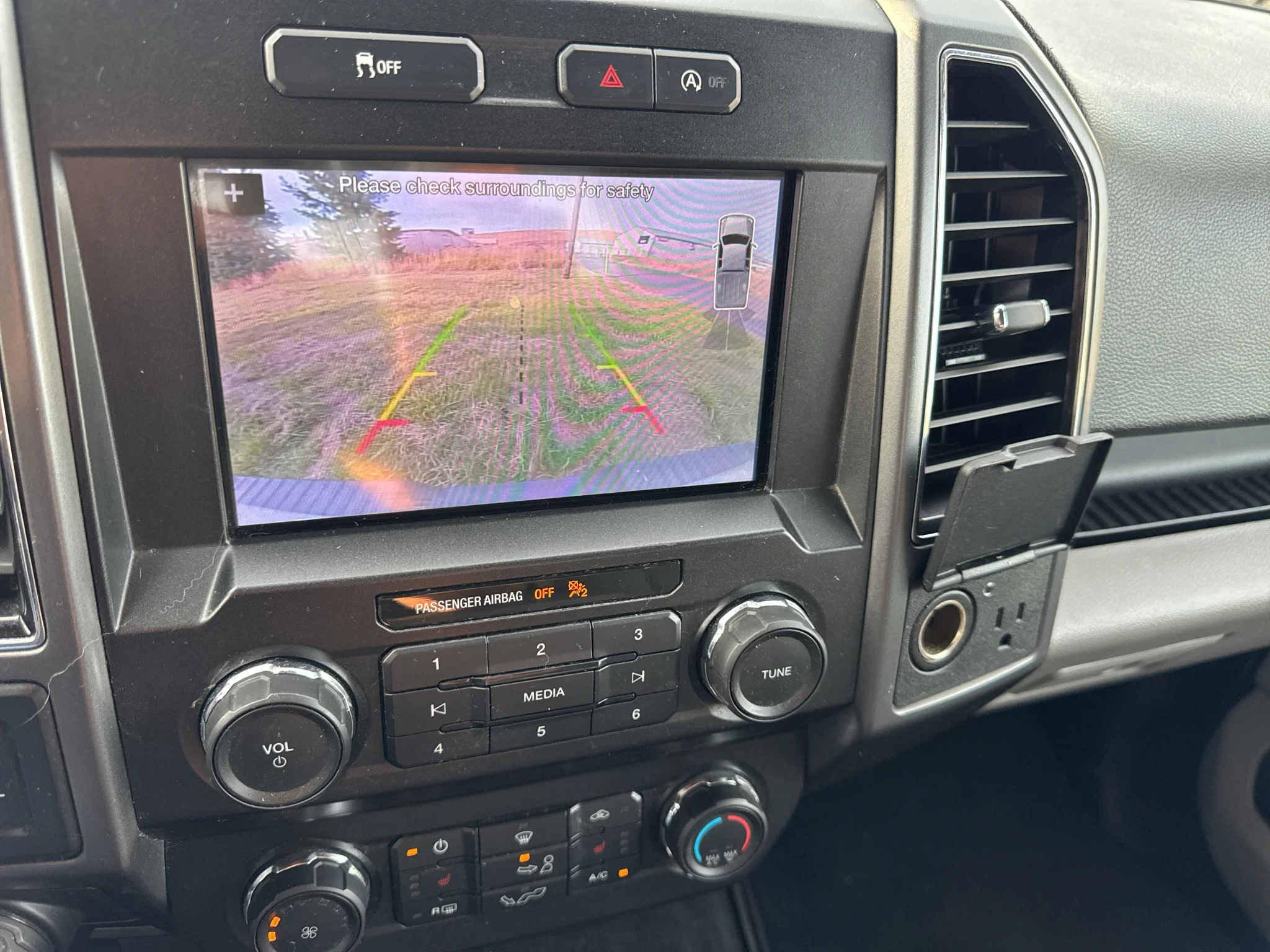 Used 2019 Oxford White Ford XLT image 19