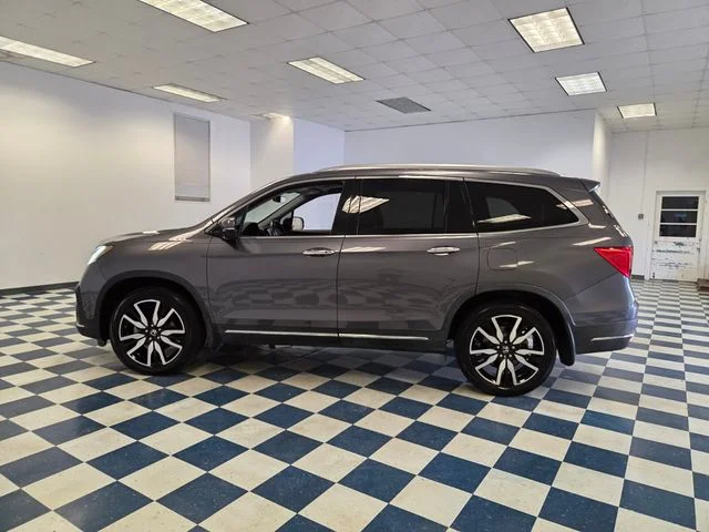 Used 2021  Honda Touring image 4