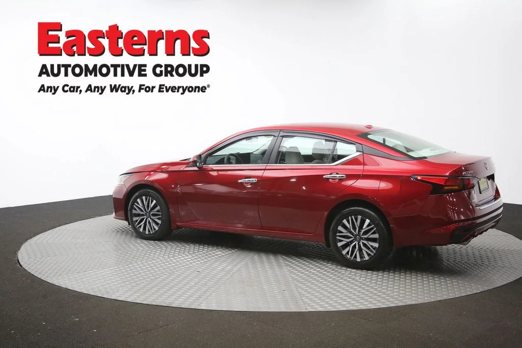 Used 2023 Red Nissan 2.5 SV image 61