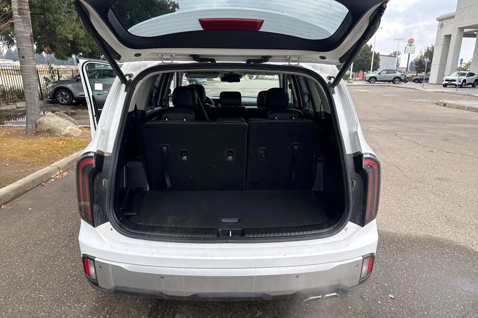 Used 2024 White Kia EX image 12