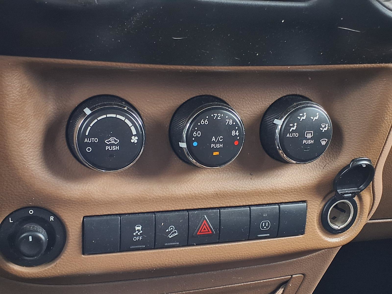 Used 2013 Bright White Jeep Sahara image 19