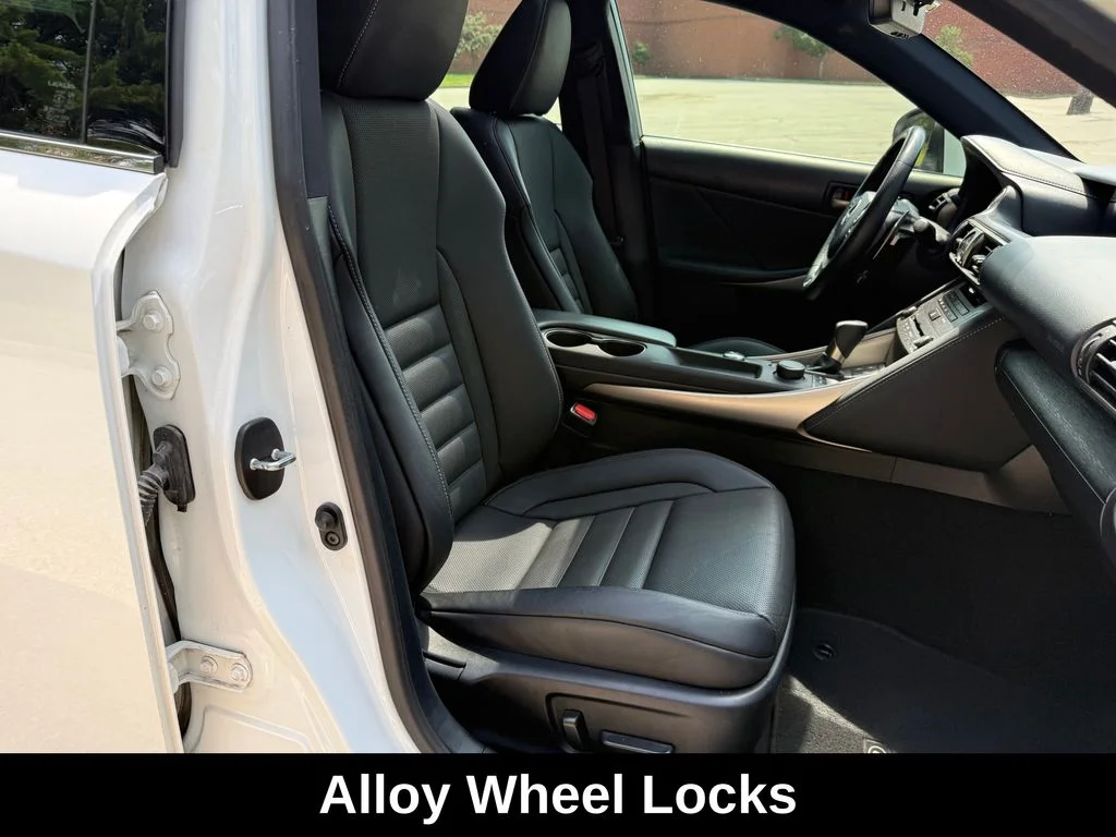 Used 2019 White Lexus 300 image 33