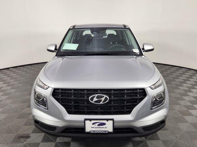 New 2026 Silver Hyundai SE image 8