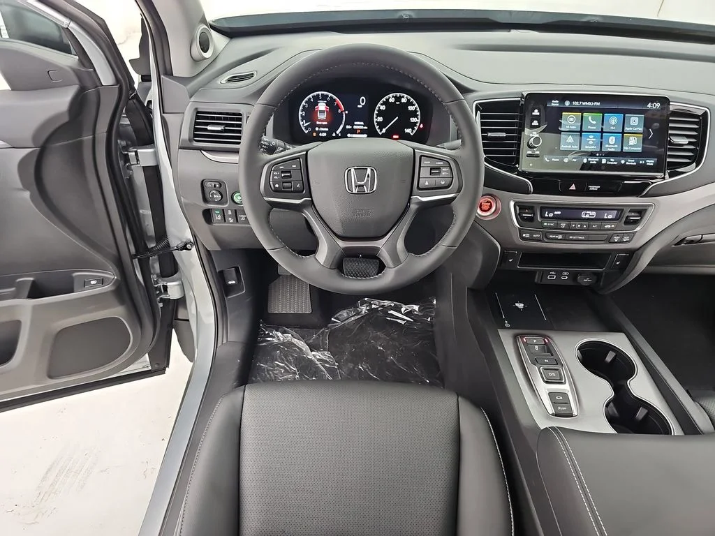 New 2026 Solar Silver Metallic Honda RTL image 21