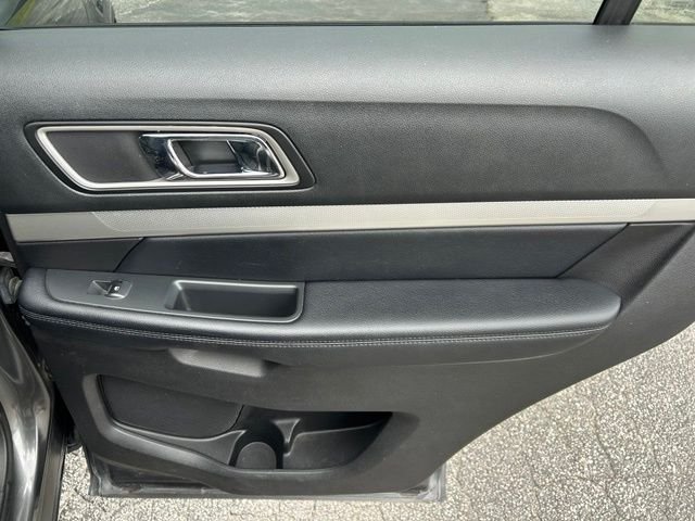 Used 2017 Gray Ford XLT image 5