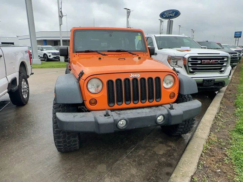 Used 2013 Jeep Wrangler Unlimited Sport with VIN 1C4BJWDG4DL542352 for sale in Granite City, IL