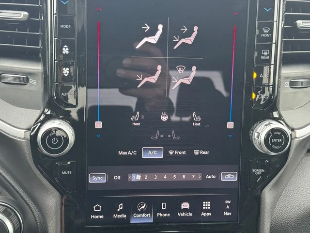 New 2026 Diamond Black Crystal Pearl-Coat Exterior Paint RAM BIG HORN image 27