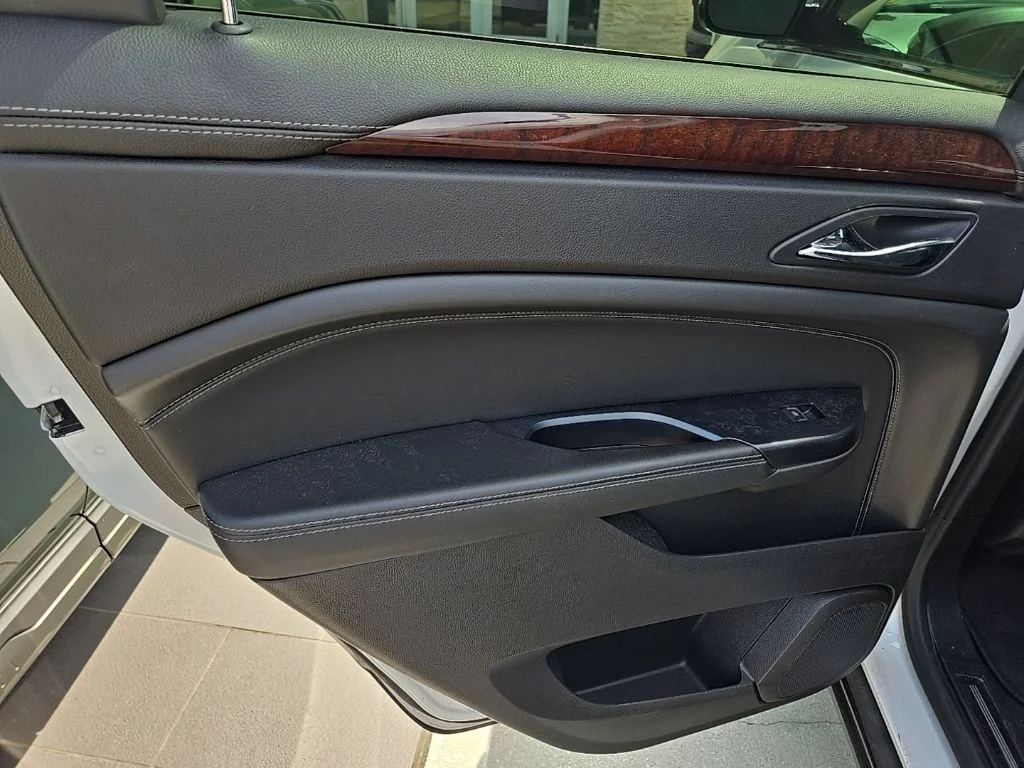 Used 2014 Platinum Ice Tricoat Cadillac Performance image 11