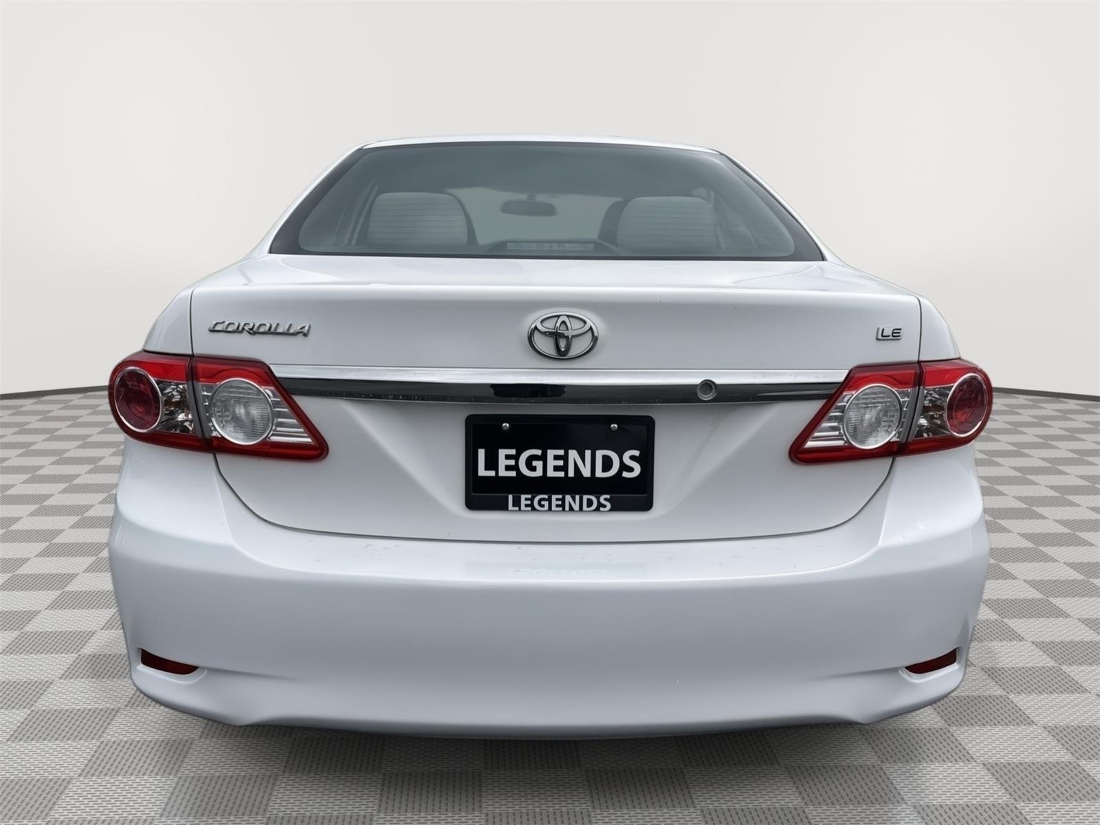 Used 2013 Super White Toyota LE image 11