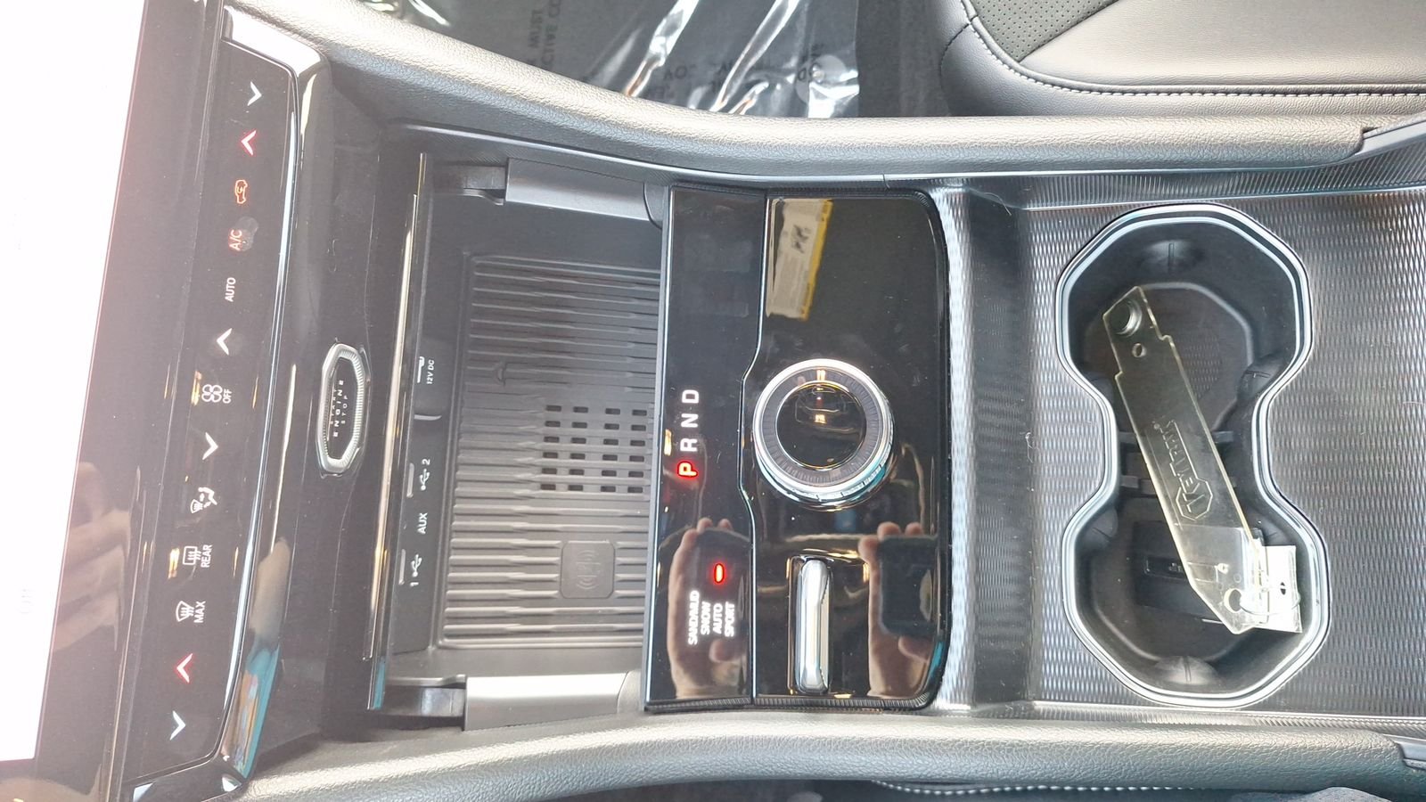 New 2026 Diamond Black Crystal Pearl-Coat Exterior Paint Jeep Altitude image 26
