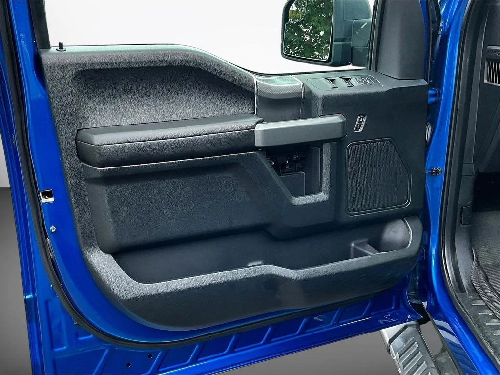 Used 2016 Blue Ford XLT image 23