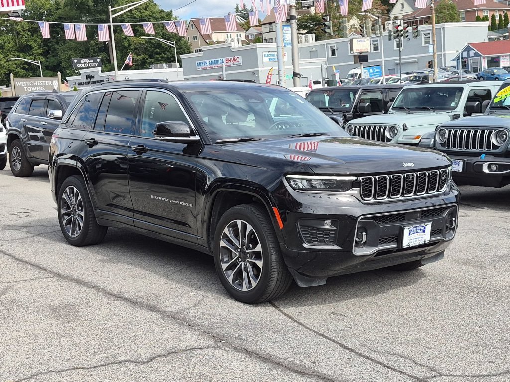 Used 2024 Black Jeep Overland image 3