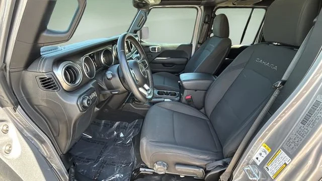 Used 2018 Silver Jeep Sahara 4x4 image 18