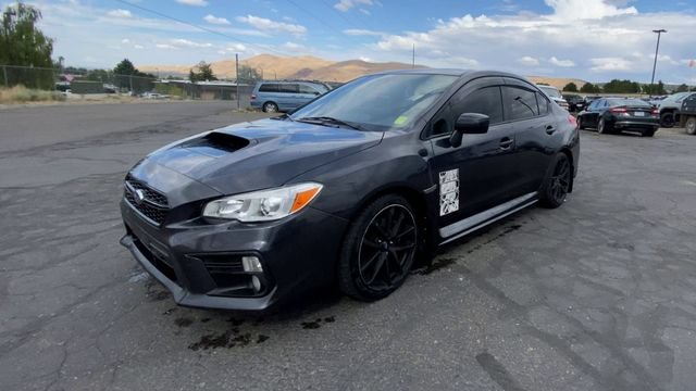 Used 2018 Gray Subaru Premium image 4