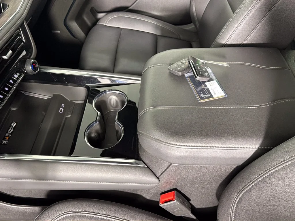 Used 2026 Black Chevrolet LT image 25