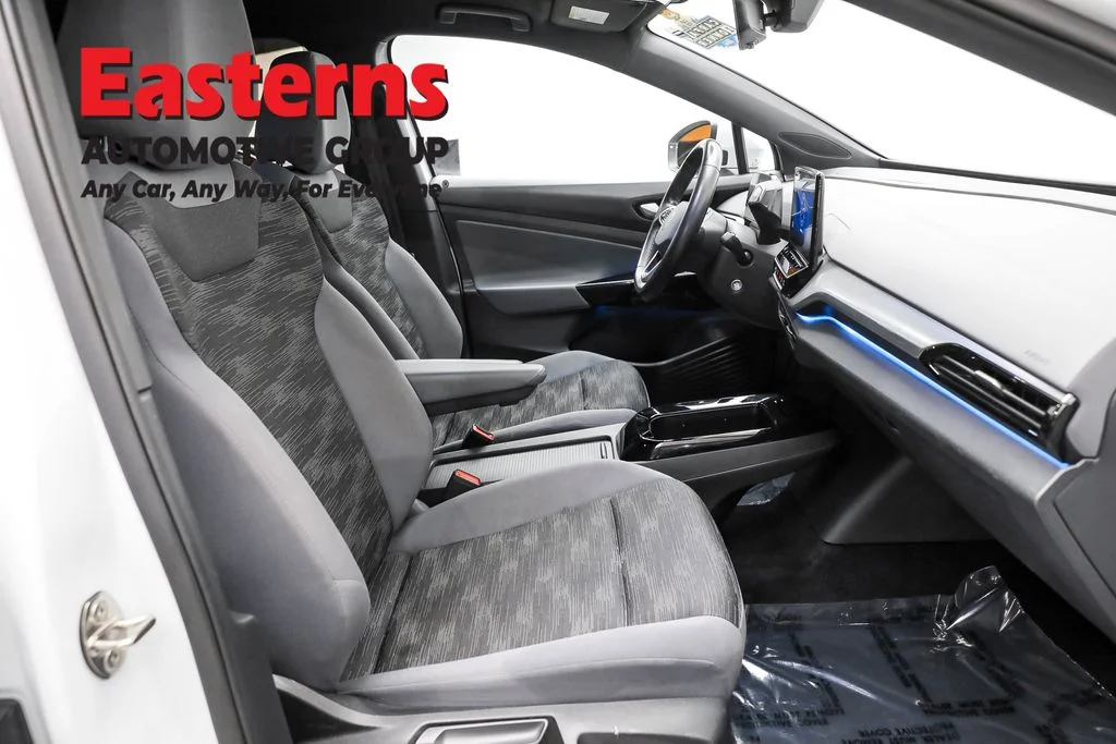 Used 2021 White Volkswagen Pro image 23