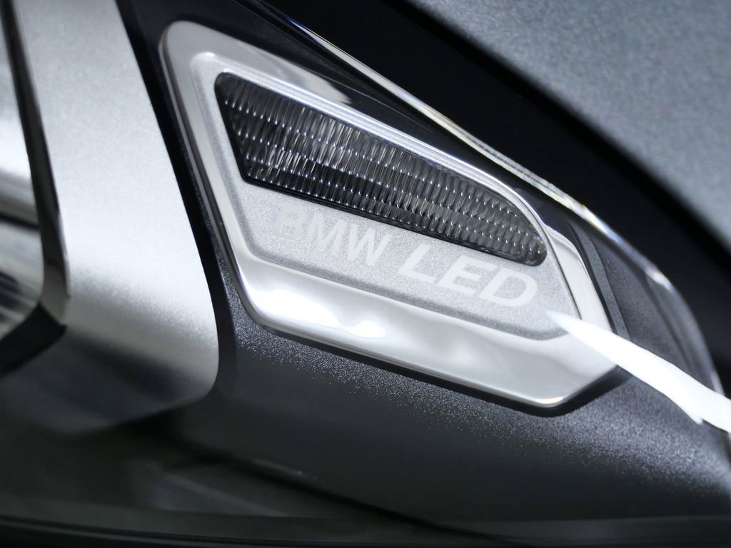 Used 2026 Skyscraper Grey Metallic BMW 330i xDrive image 5