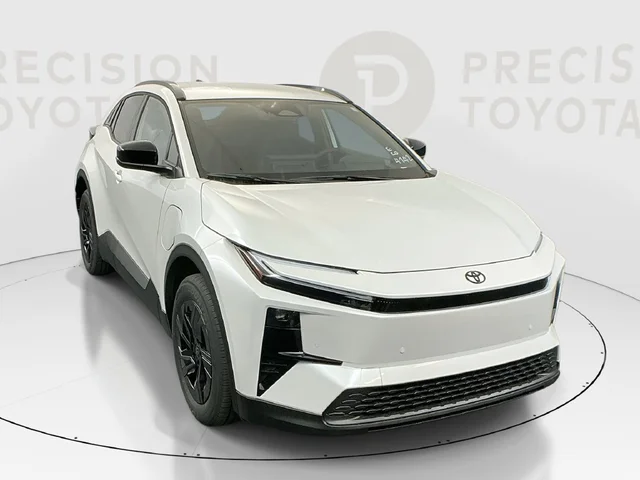 2027 Toyota C-HR SE