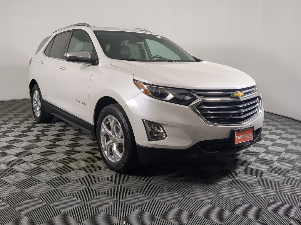 Used 2020 Iridescent Pearl Tricoat Chevrolet Premier image 1