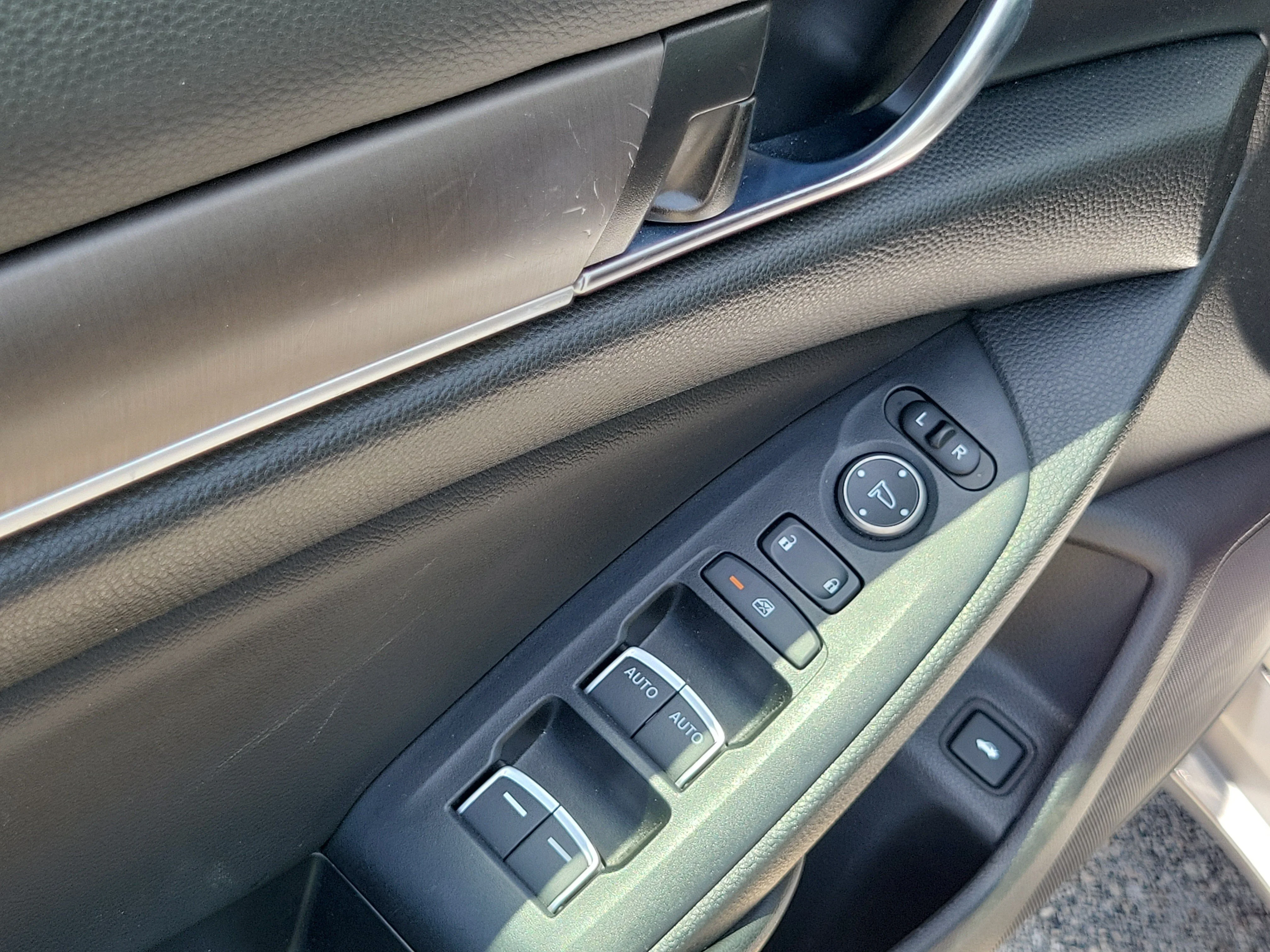 2022 Honda Accord LX - Photo 18