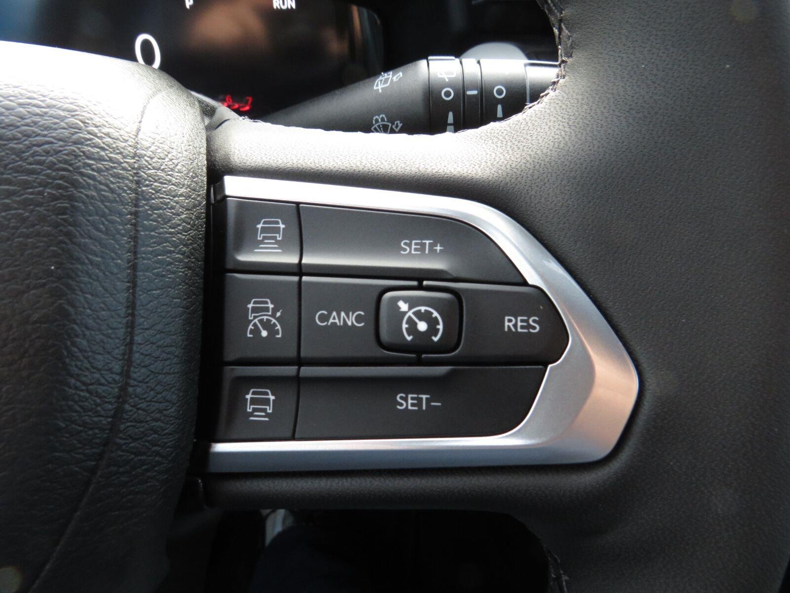 Used 2023 Bright White Clearcoat Jeep Limited image 33