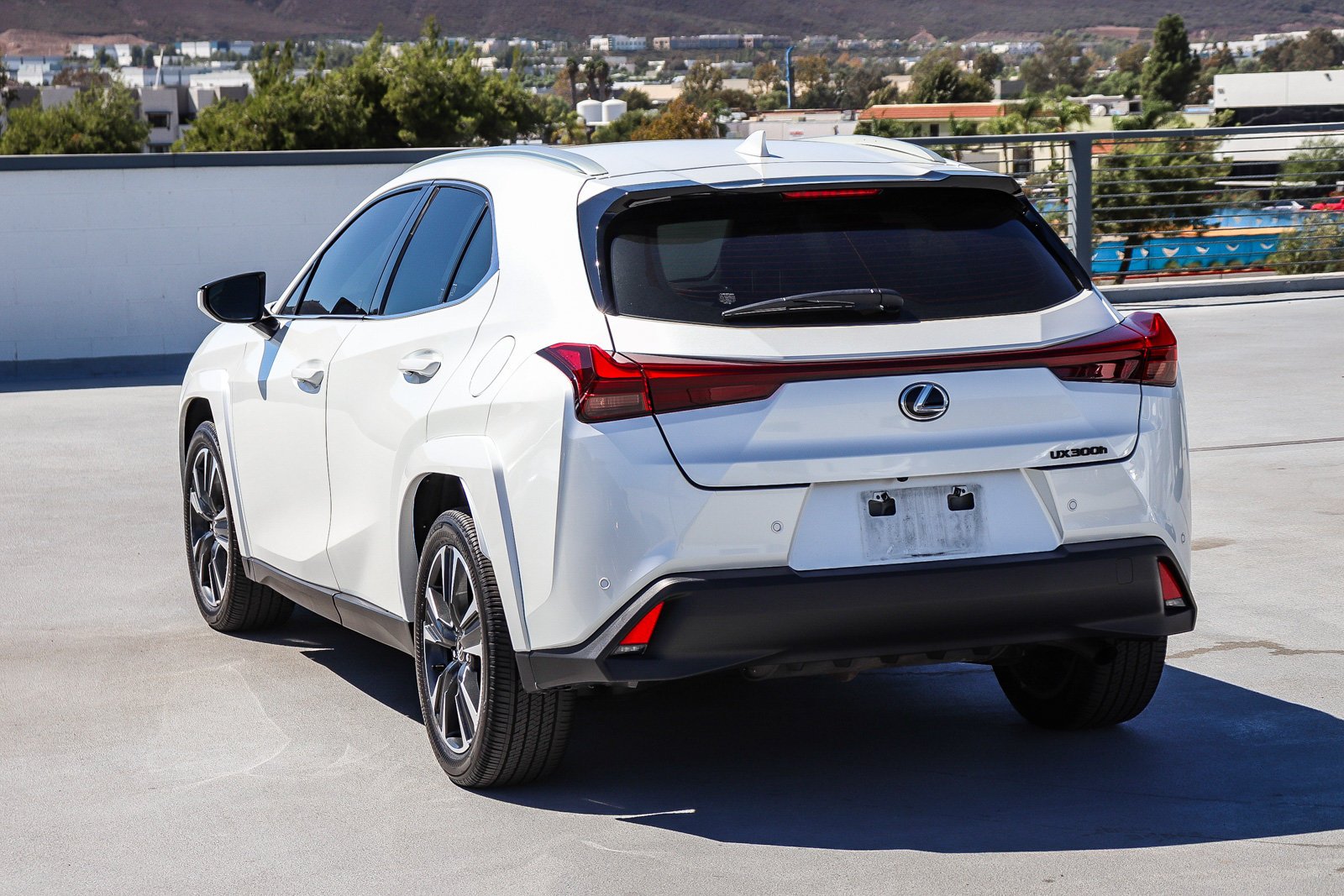 Used 2025 White Lexus 300h Premium image 4