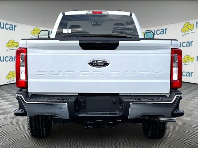 New 2026 Oxford White Ford XLT image 5