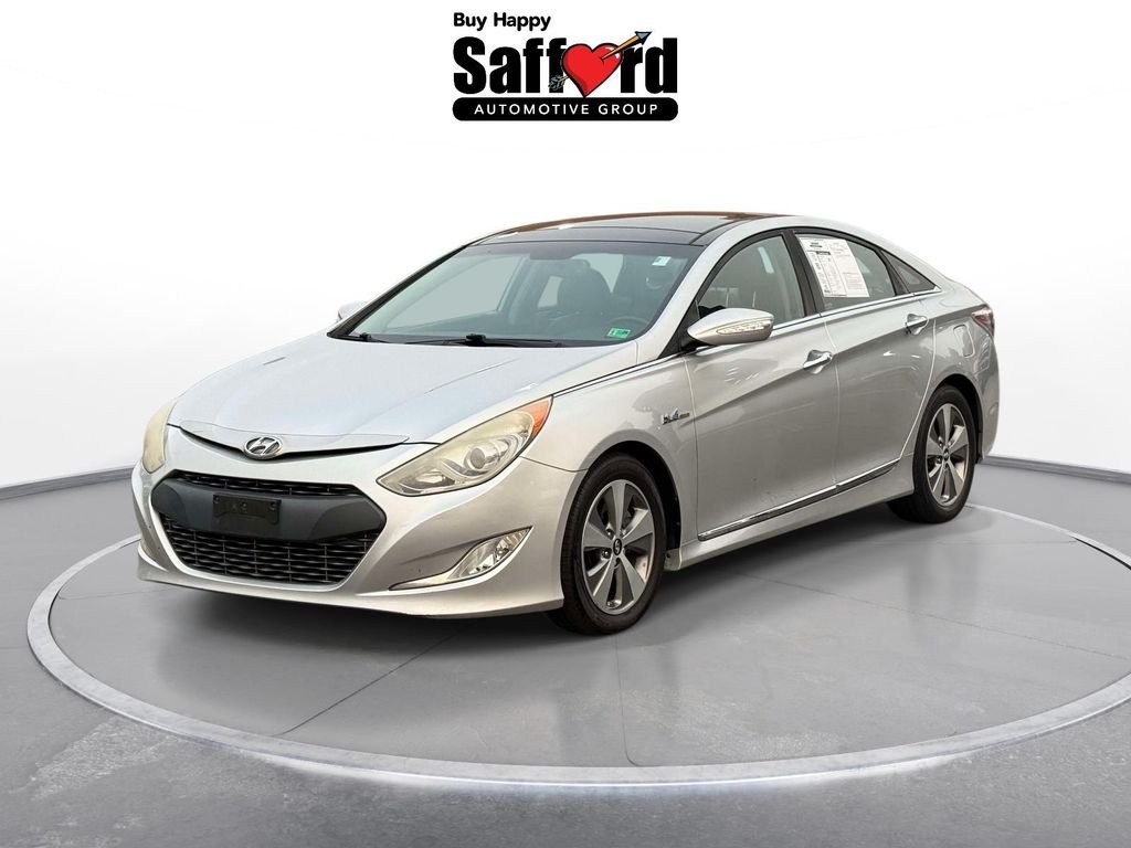 Used 2012 Silver Frost Metallic Hyundai Base image 1