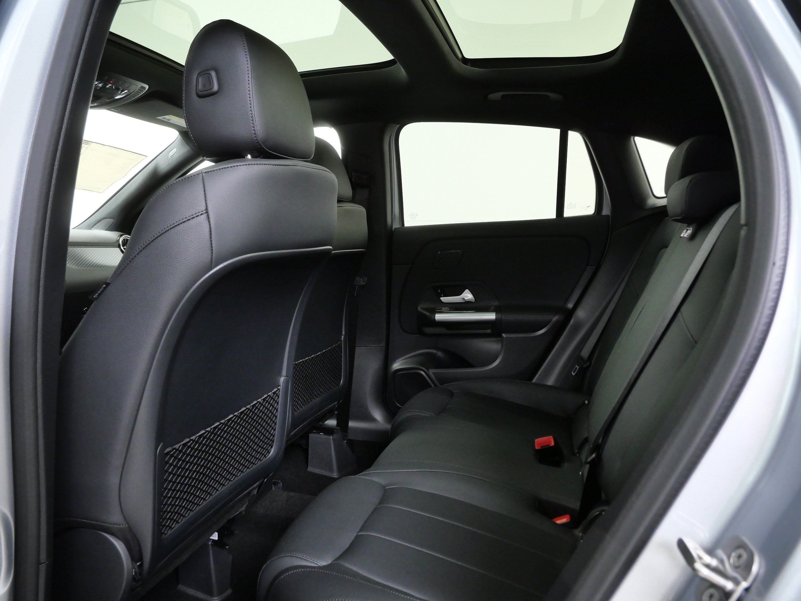New 2026 Cirrus Silver Metallic Mercedes-Benz GLA 250 image 9