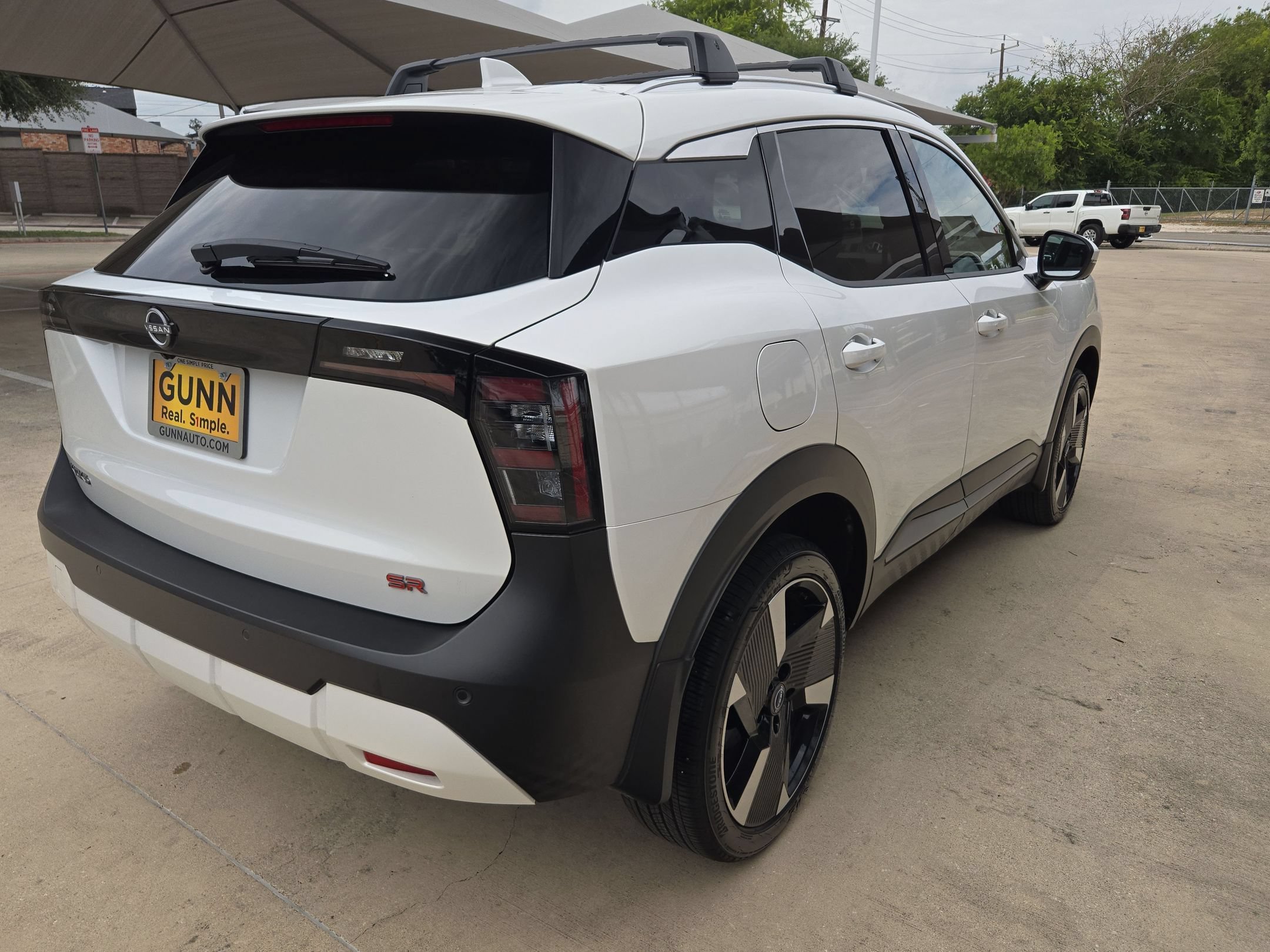 Used 2025 Aspen White Tricoat Nissan SR image 3